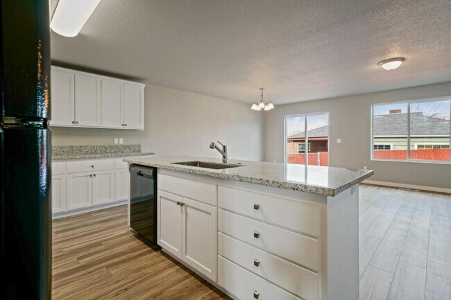 Photo - 4293 Ash Grove Dr NE