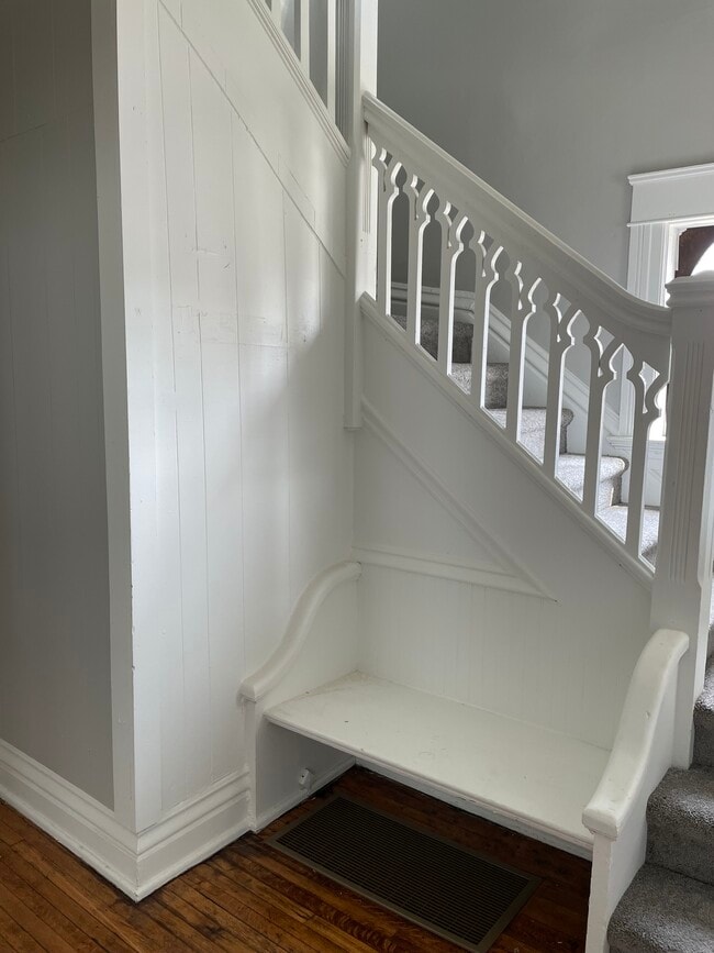 Photo - 114 W Taber St