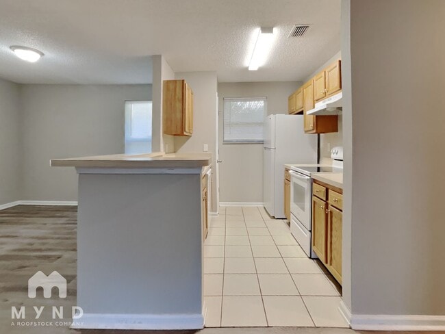 Photo - 2908 Spencer St