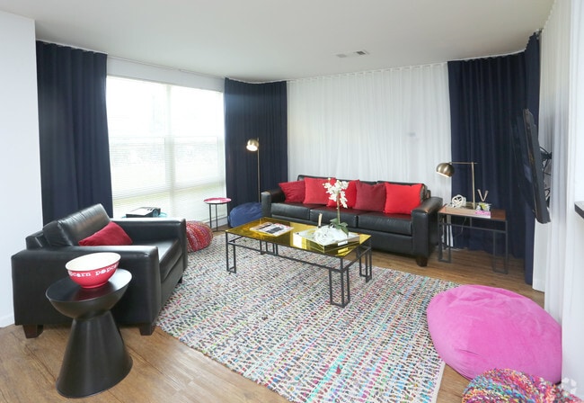 3BR 3BA (Town House)- Livingroom