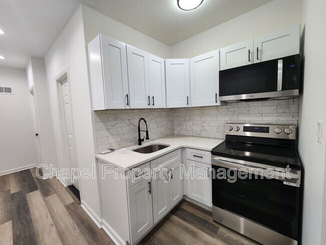 Building Photo - 5012 W Stiles St