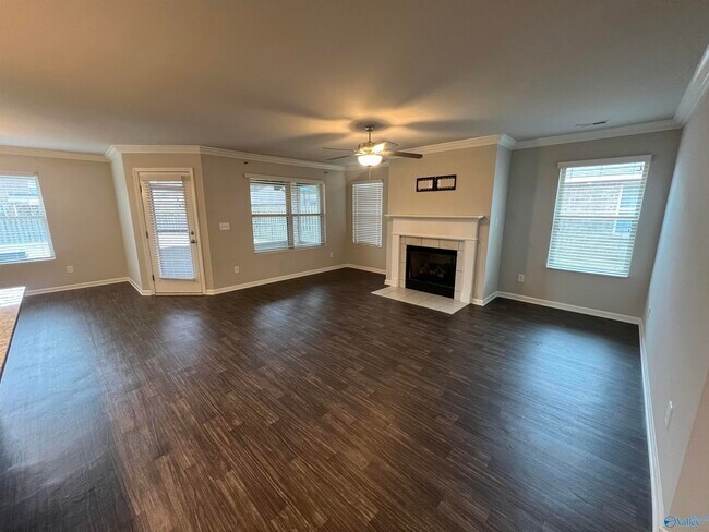 Photo - 603 Annabelle Ln NW