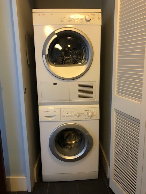 In Unit Washer/Dryer - 460 S Spring St Unidad 1006