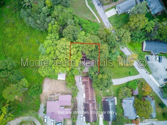 Photo - Cozy 2 Bed House with Deck & Yard