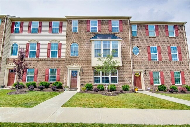 Building Photo - Beautiful 3-Bedroom, 2.5-Bath Townhome in Wexford available September 1!