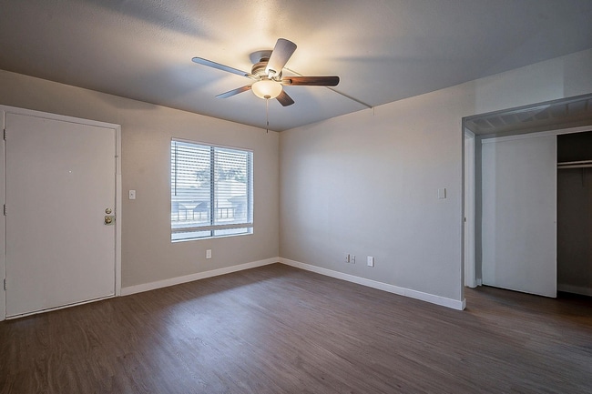 Building Photo - Sunrise on 35th