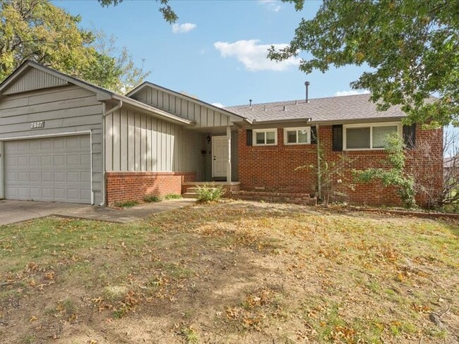 Photo - 2607 S Maplewood Ave