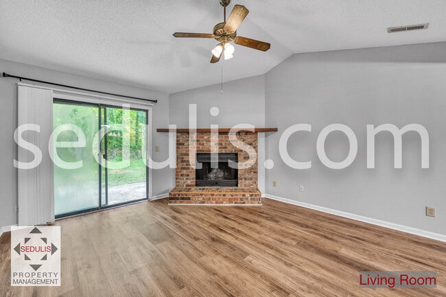 Photo - 801 Temple Rd