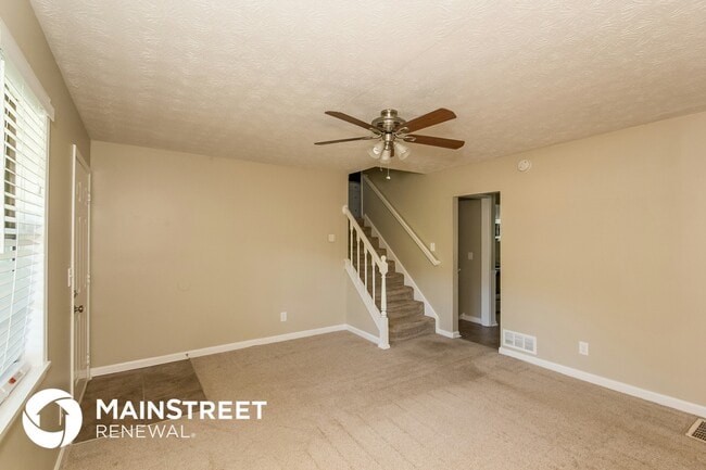 Photo - 684 Lookout Ct NW