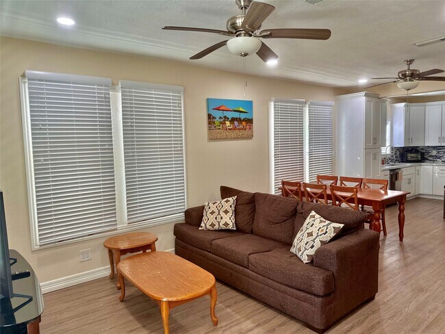 Photo - 4202 Avenue T 1/2