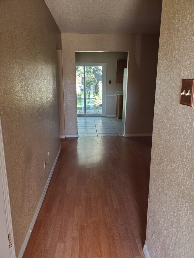 Photo - 210 Sorrell Dr Unidad A