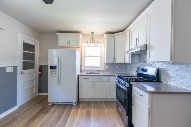 Photo - 4 bedrooms 1 bath