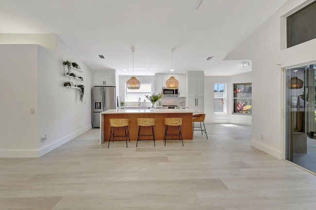 Photo - 11287 Vivero Ave