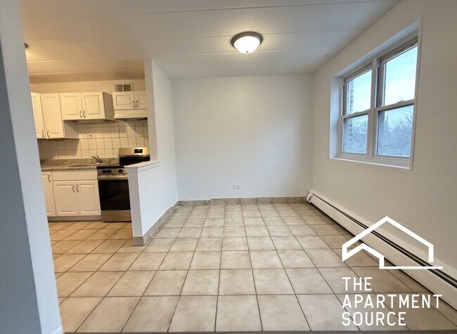 Photo - 2025 W Granville Ave Unit 305