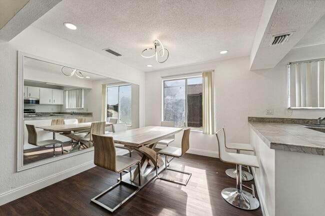 Photo - 5312 Bosque Ln