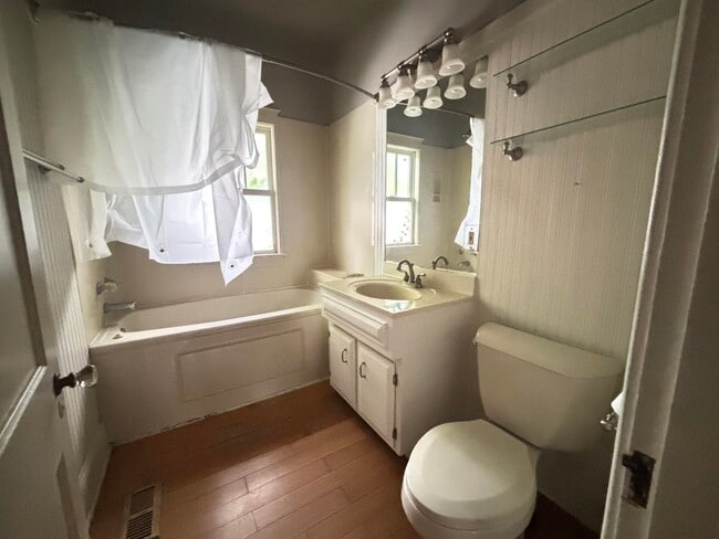 Photo - 1489 Elizabeth St