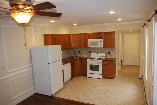 Photo - 46 W Main St