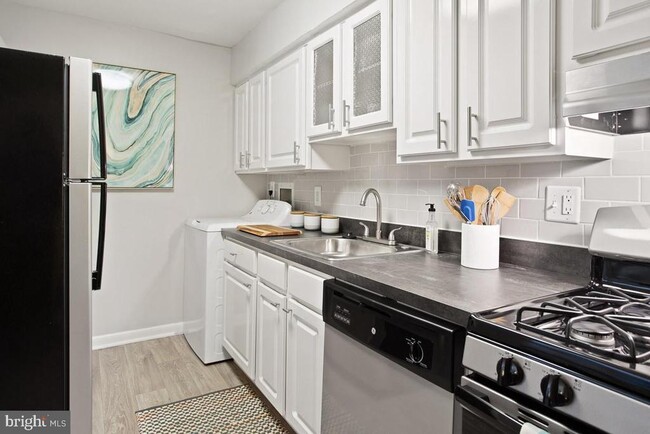 Photo - 9220 Old Lantern Way Apartment Unit 1BED1BATH