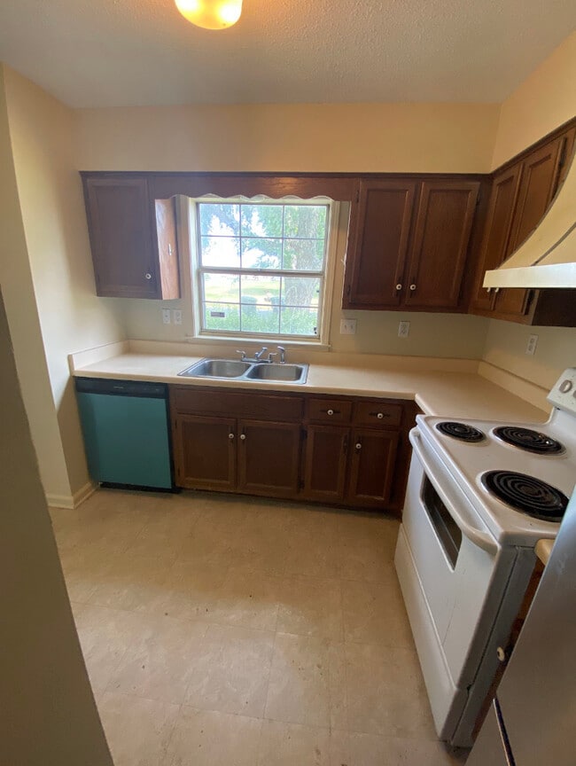 Photo - 5211 Kimbark Woods Dr