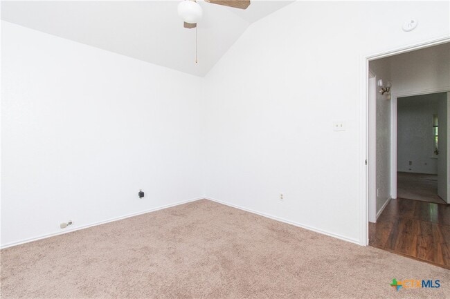 Building Photo - 2406 Cactus Dr