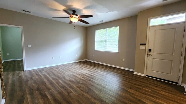 Photo - 2462 Leytonstone Dr