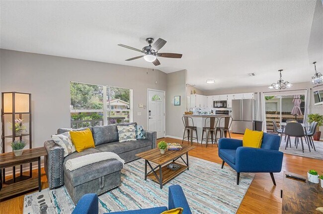 Photo - 212 W South Ave