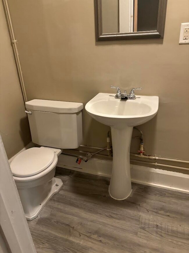 Photo - 115 W Main St Unit 115 W Main St Apt D