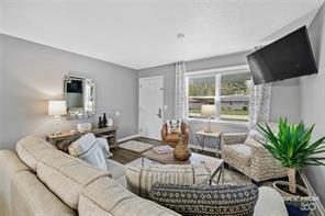 Photo - 110 SE 13th St