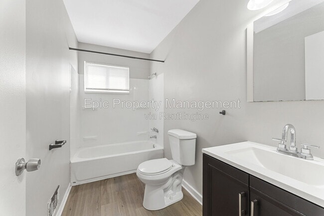 Photo - 27081 Leroy St