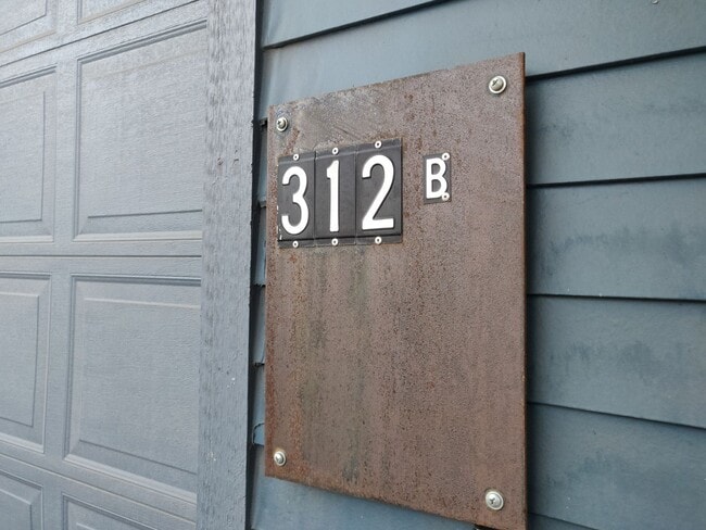 312 NE 4th St
