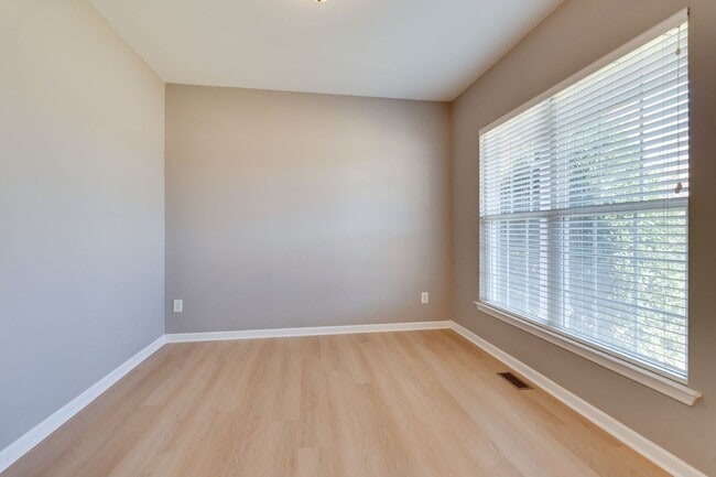 Photo - AVAILABLE NOW! 3- or 4-bed/3.5-bath in Bre...