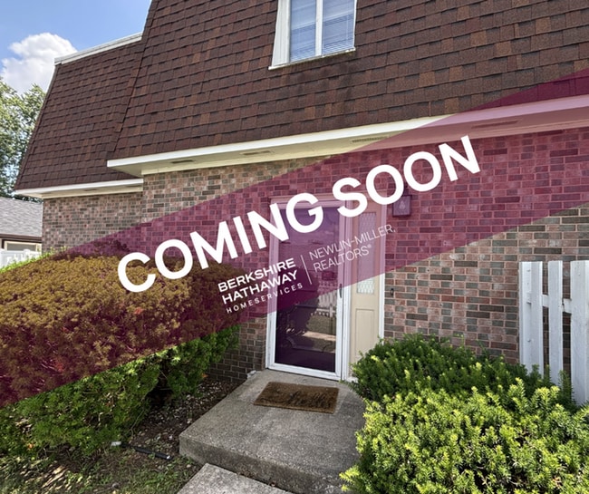 Building Photo - 3 Bedroom Townhome