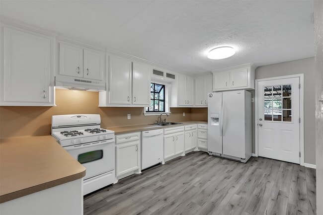 Building Photo - 29806 Lazy Ln Rental