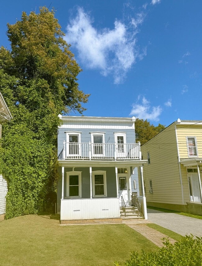 Building Photo - 1815 Highland Ave Unit 2 Rental