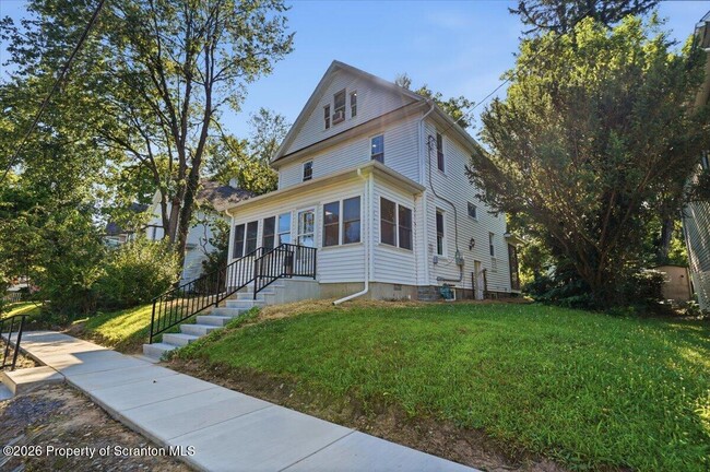 Photo - 413 Powell Ave
