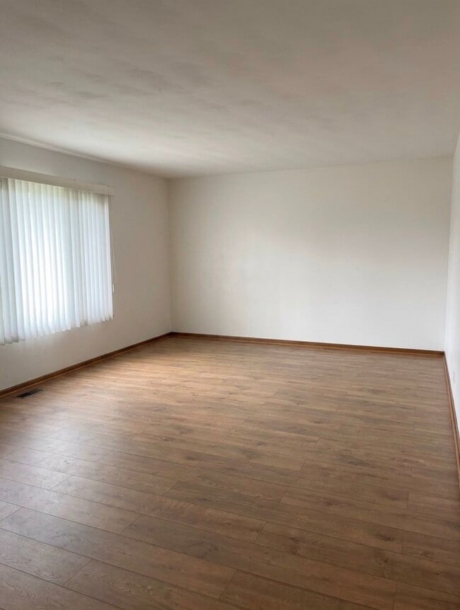 106 Merlin Cir