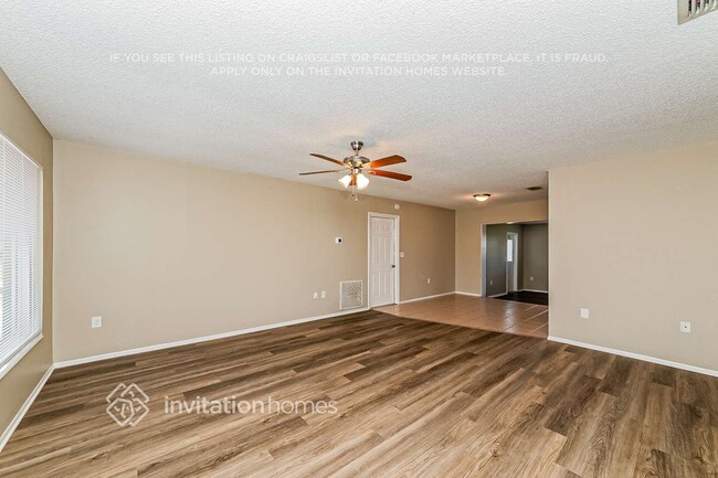 Photo - 312 48th St W