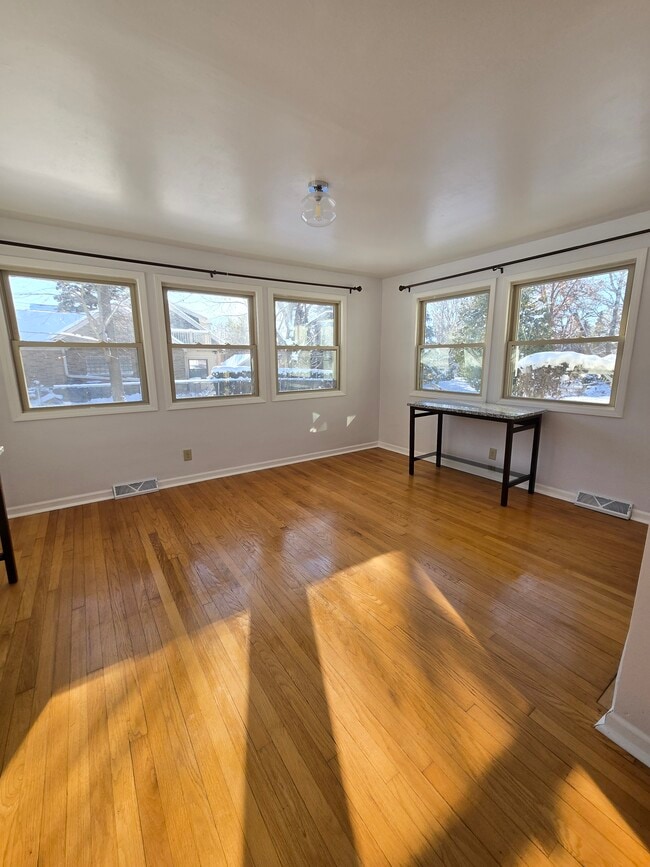 Photo - 1412 Lake Dr