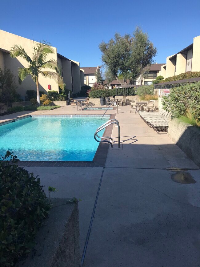 community pool & psa - 3520 Maricopa St Unidad 16