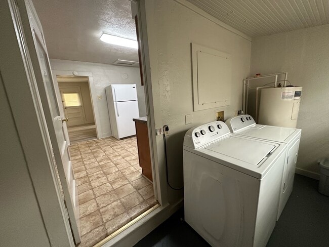 Photo - 405 Benham Ave Unidad 405 Benham