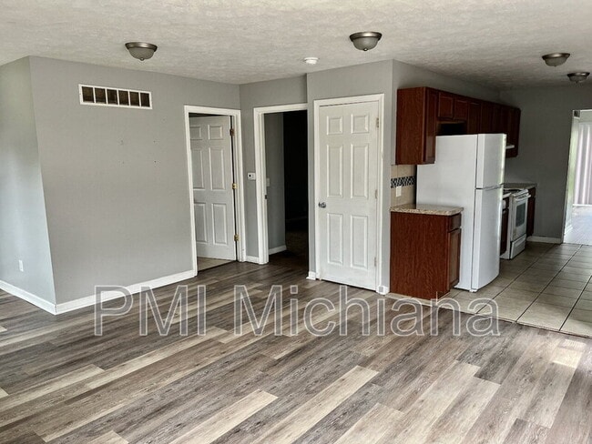 Photo - 606 Meridian St