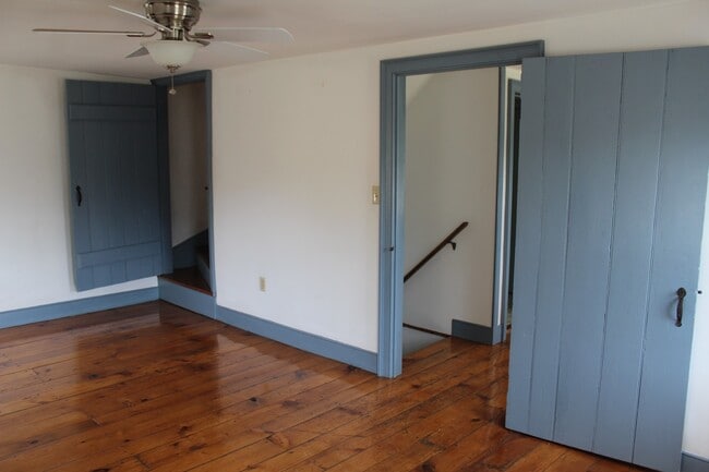 Photo - 2 Story Historic Farmhouse