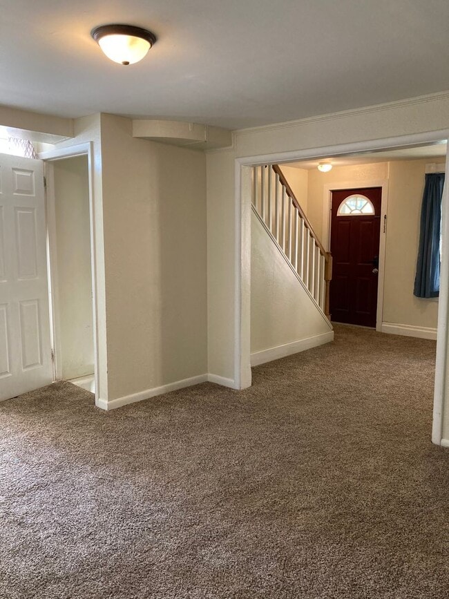 Photo - Three Bedroom Single-Family Home Close To Downtown