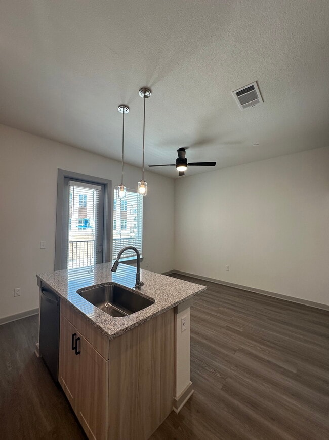 5821 Calmont Ave Unit 8106
