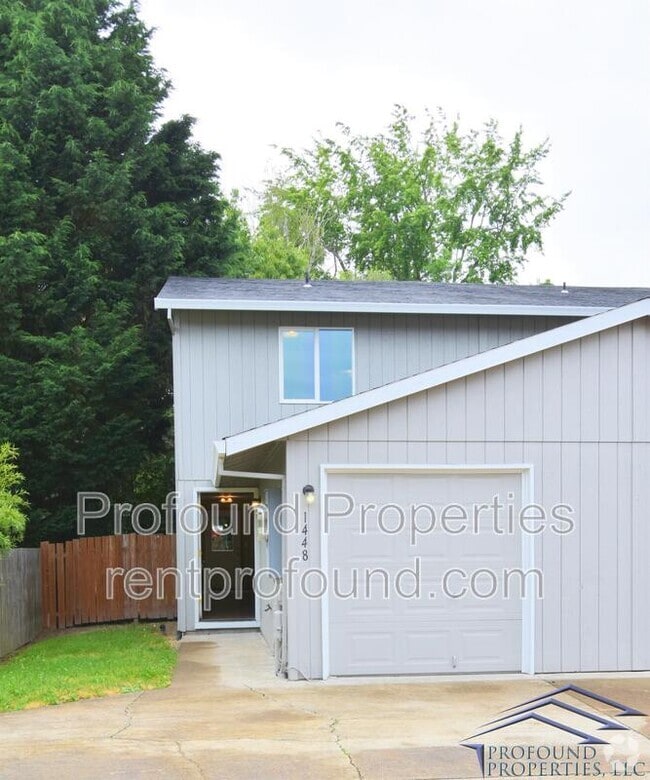 Building Photo - 1448 NE Thomas Ct Rental
