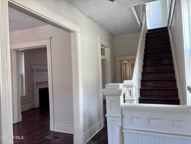 Photo - 215 W Rio Grande Ave