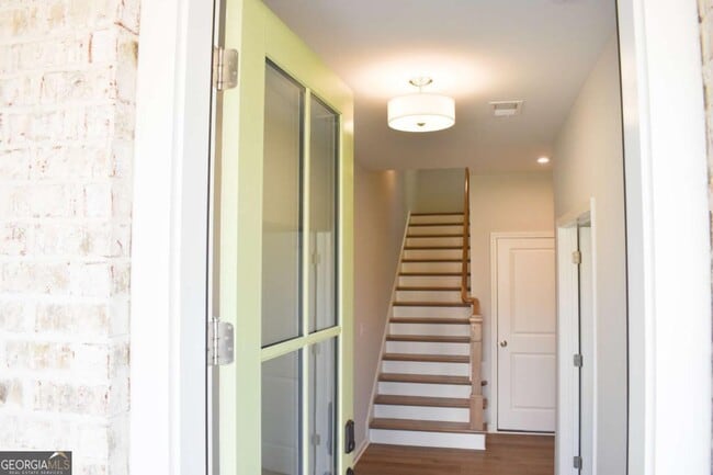 Photo - 140 Harlow Cir