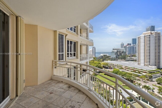 Building Photo - 888 Brickell Key Dr Unit 1600 Rental
