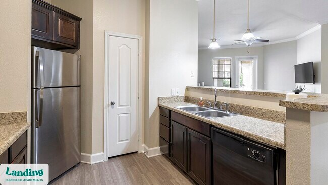 Photo - 6101 N Riverside Dr Apartamento Unidad 5-537.1411214