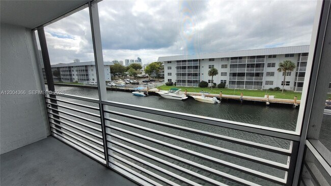 Photo - 3600 NE 170th St Unit 302